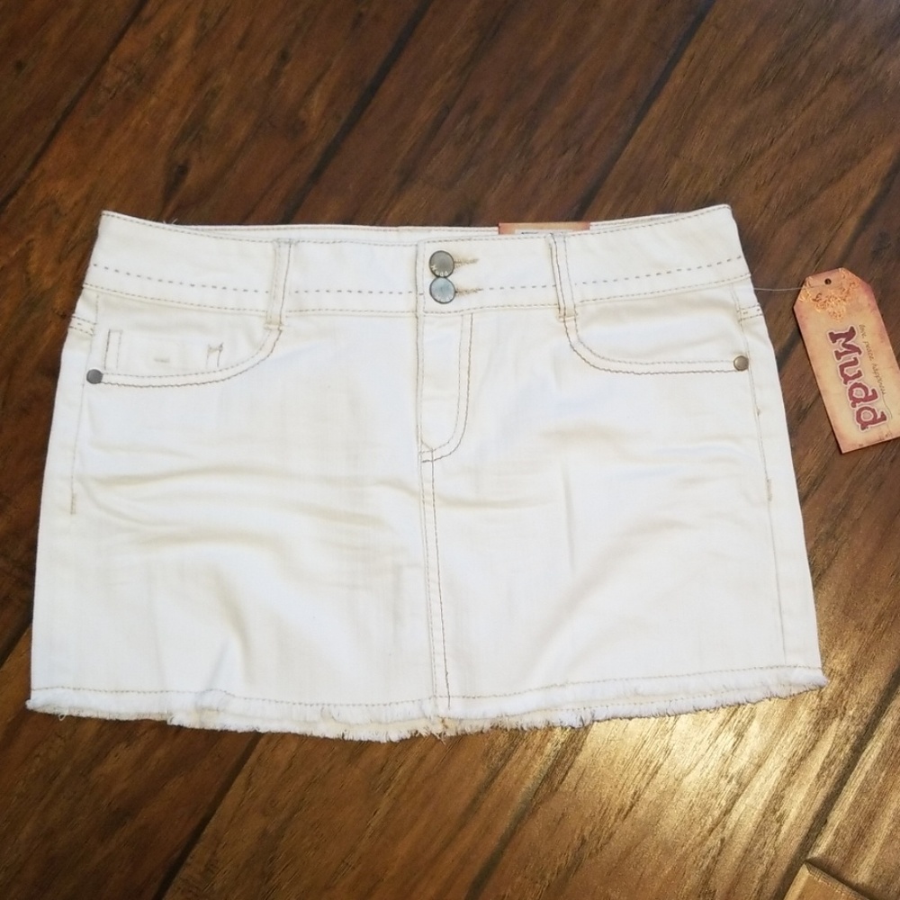 NWT Mudd Juniors jean skirt